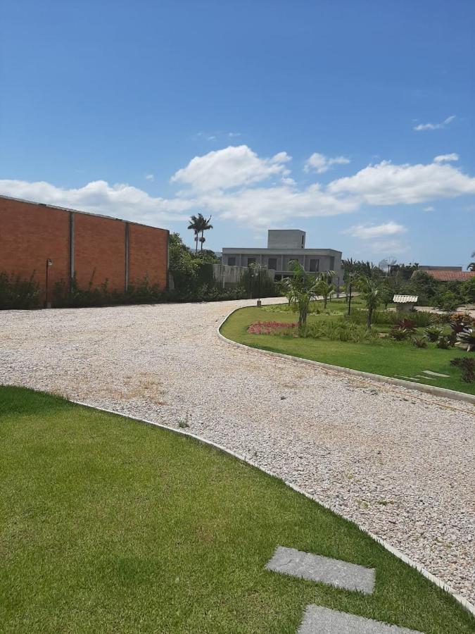 Excelente Sobrado Confortável no Centro de Tijucas Próximo as Praias Exterior foto